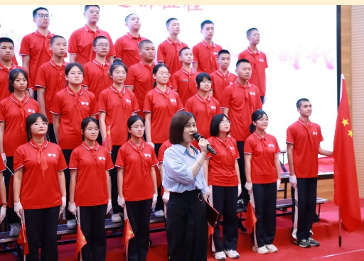 青春飞舞踏歌声共擎百年新时代福州第二十二中学格致中学西洪校区开展